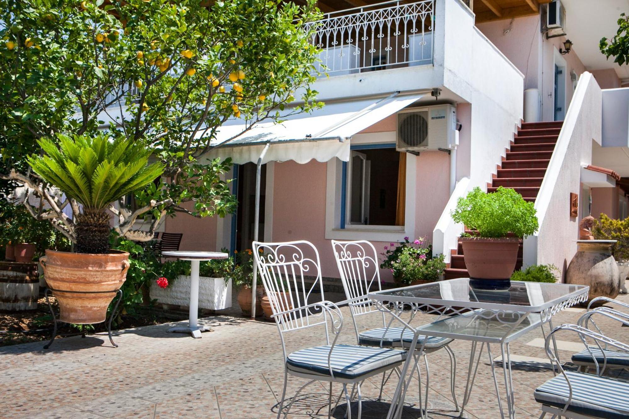 Tzivras Villa & Apartments 라시 객실 사진